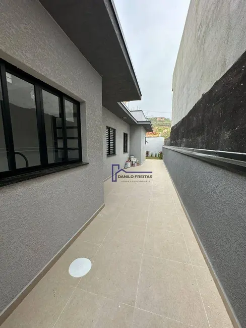 Foto 2 de Casa com 3 quartos à venda, 186m2 em Atibaia - SP