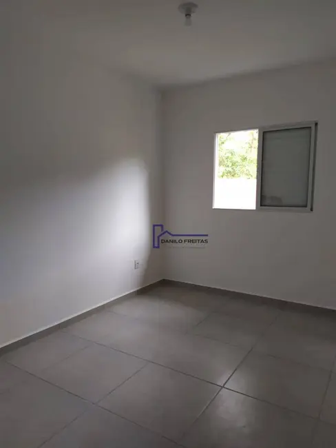 Casa com 2 quartos à venda, 150m2 em Jardim Santo Antônio, Atibaia - SP - imagem 3 Foto 3 de Casa com 2 quartos à venda, 150m2 em Jardim Santo Antônio, Atibaia - SP