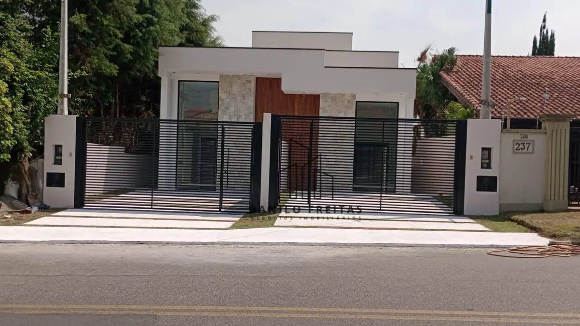 Foto 1 de Casa com 3 quartos à venda, 240m2 em Jardim dos Pinheiros, Atibaia - SP