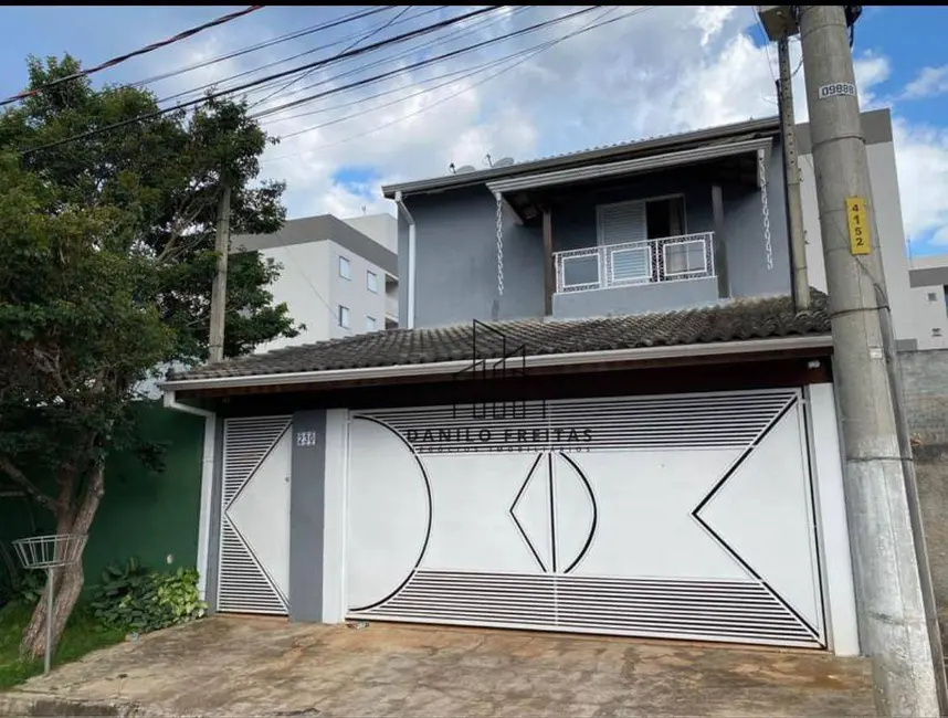 Foto 1 de Casa com 3 quartos à venda, 175m2 em Atibaia - SP