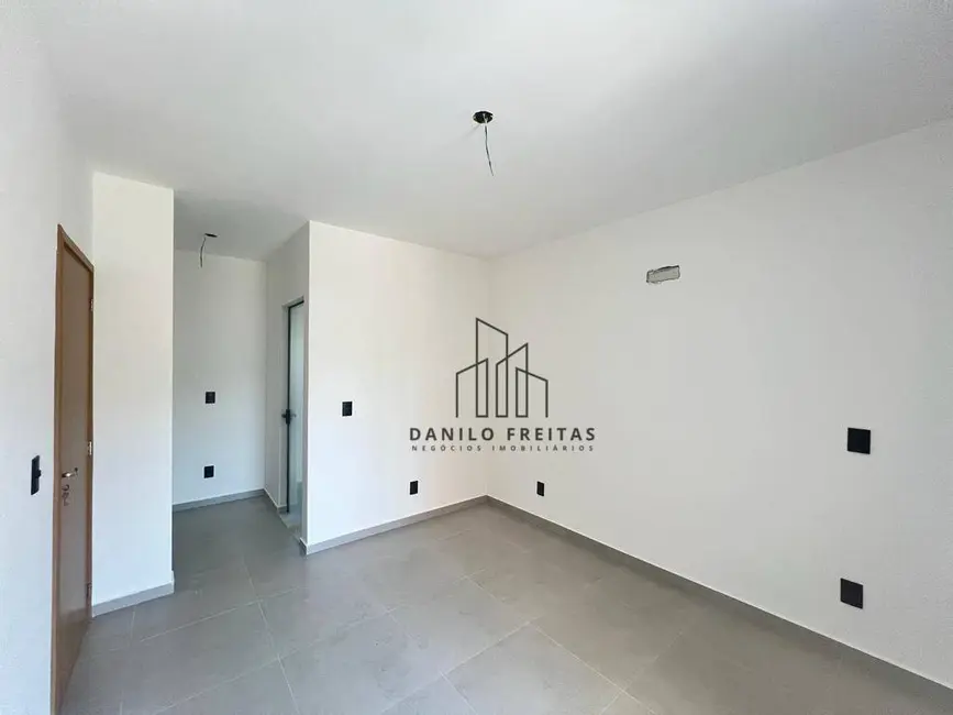 Foto 4 de Casa com 3 quartos à venda, 252m2 em Vila Petrópolis, Atibaia - SP