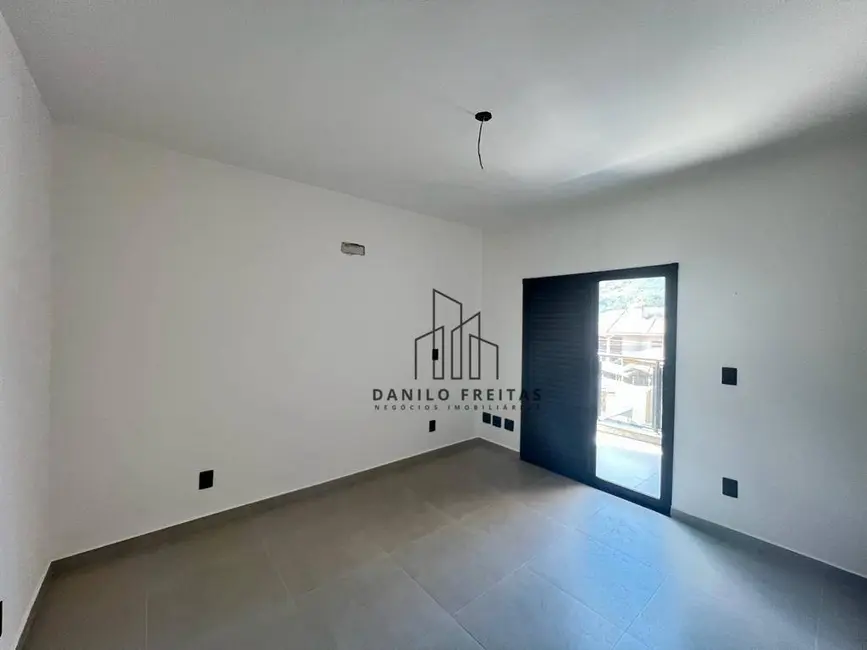 Foto 5 de Casa com 3 quartos à venda, 252m2 em Vila Petrópolis, Atibaia - SP