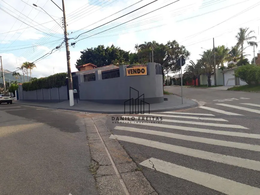 Foto 9 de Casa com 3 quartos à venda, 300m2 em Vila Helena, Atibaia - SP