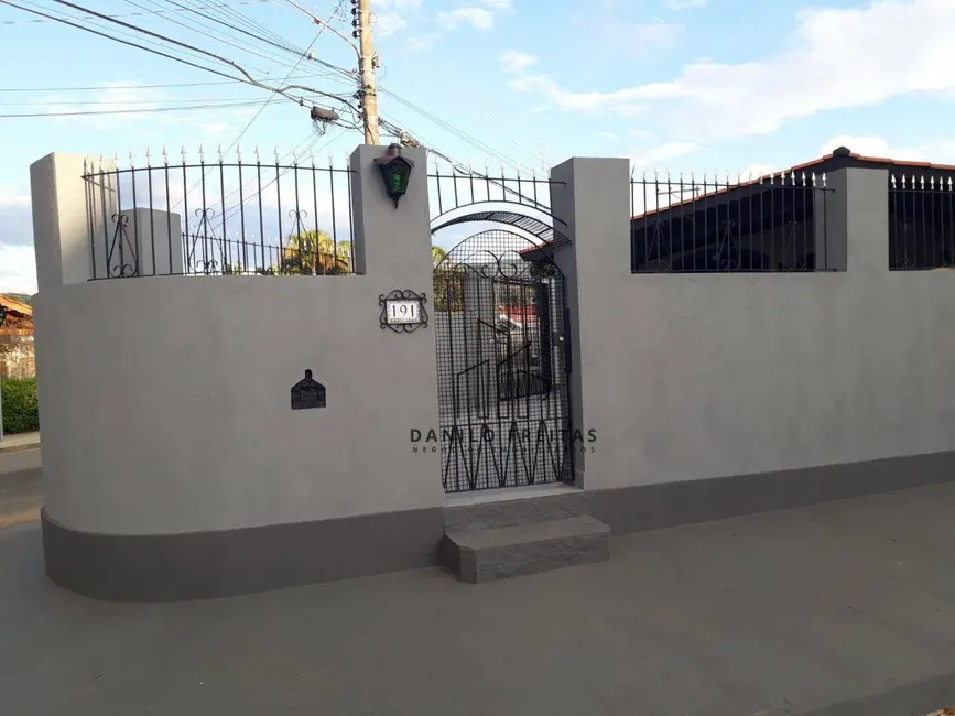 Foto 6 de Casa com 3 quartos à venda, 300m2 em Vila Helena, Atibaia - SP