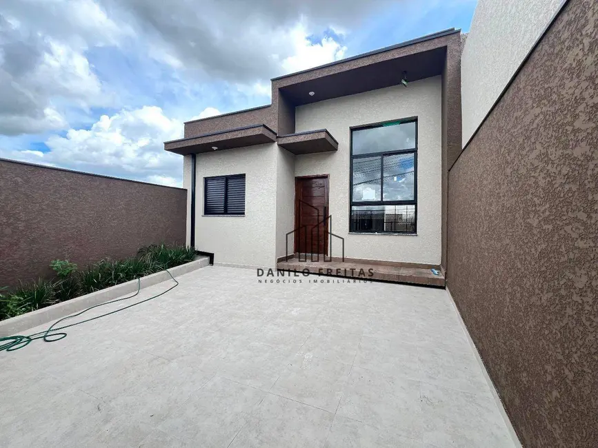 Foto 1 de Casa com 3 quartos à venda, 175m2 em Atibaia - SP