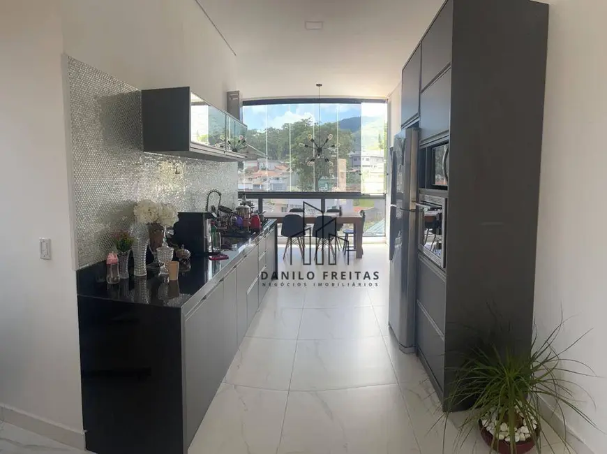 Foto 3 de Casa com 3 quartos à venda, 150m2 em Jardim Maristela, Atibaia - SP