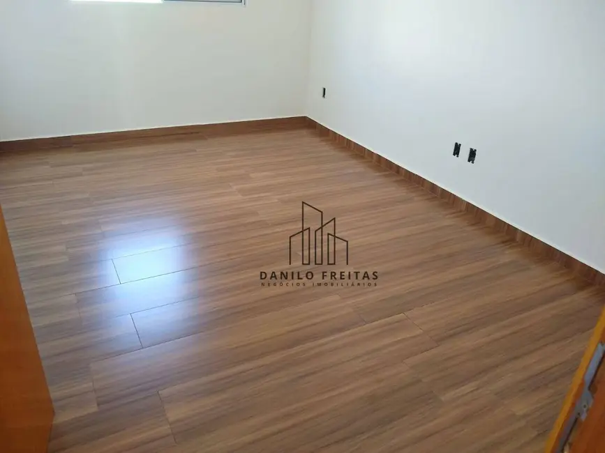 Foto 2 de Casa com 3 quartos à venda, 201m2 em Bom Jesus Dos Perdoes - SP