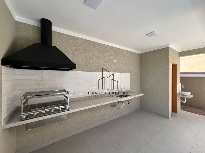 Foto 8 de Casa com 2 quartos à venda, 186m2 em Atibaia - SP