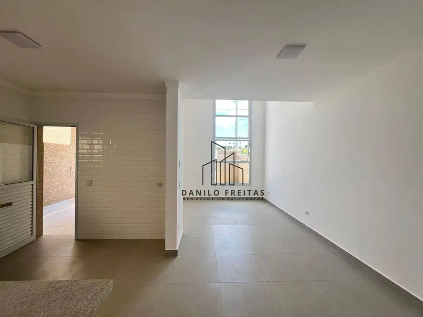 Foto 3 de Casa com 2 quartos à venda, 186m2 em Atibaia - SP