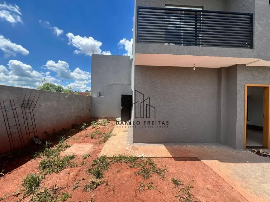 Foto 3 de Casa com 2 quartos à venda, 140m2 em Atibaia - SP