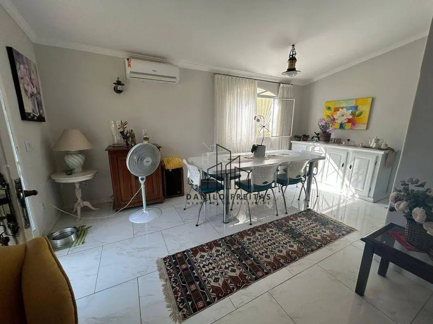 Foto 6 de Casa com 3 quartos à venda, 290m2 em Vila Helena, Atibaia - SP