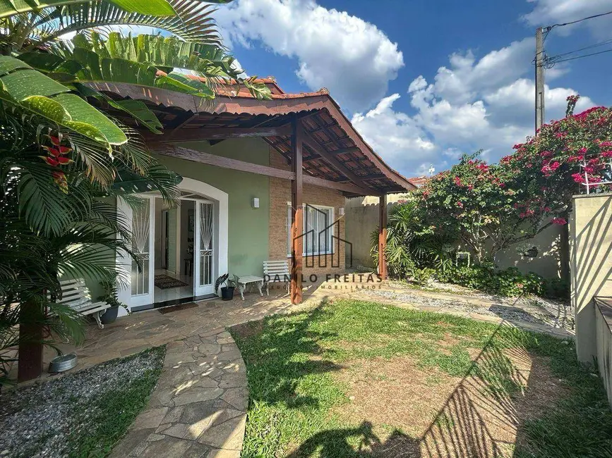 Foto 3 de Casa com 3 quartos à venda, 290m2 em Vila Helena, Atibaia - SP