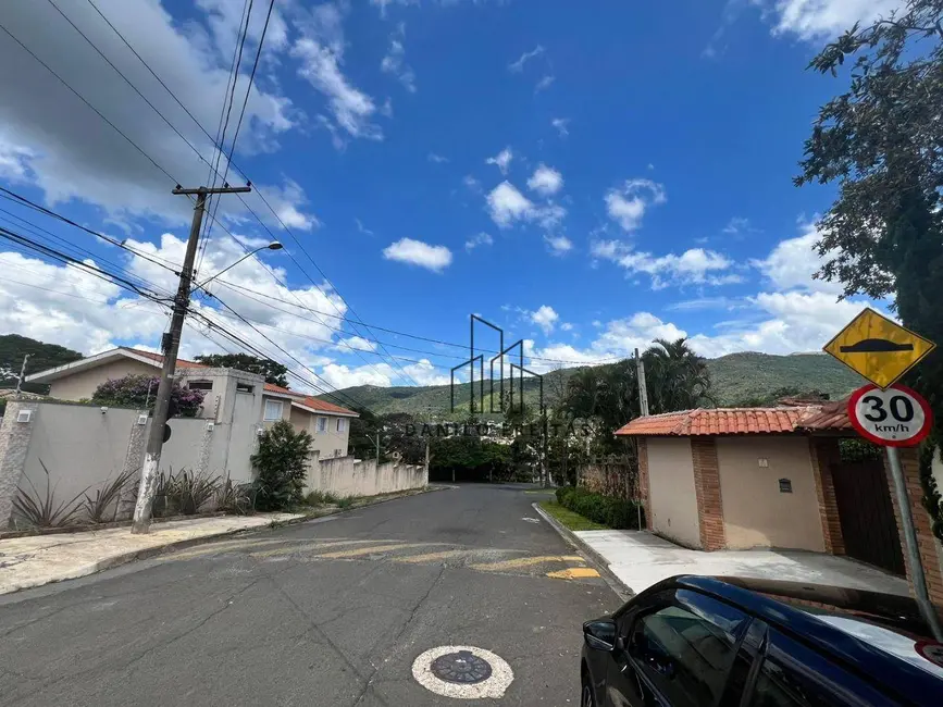 Foto 2 de Casa com 3 quartos à venda, 500m2 em Vila Petrópolis, Atibaia - SP