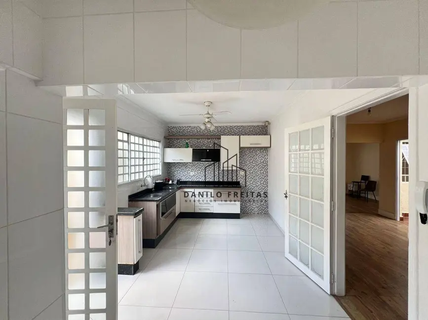 Foto 9 de Casa com 3 quartos à venda, 500m2 em Vila Petrópolis, Atibaia - SP