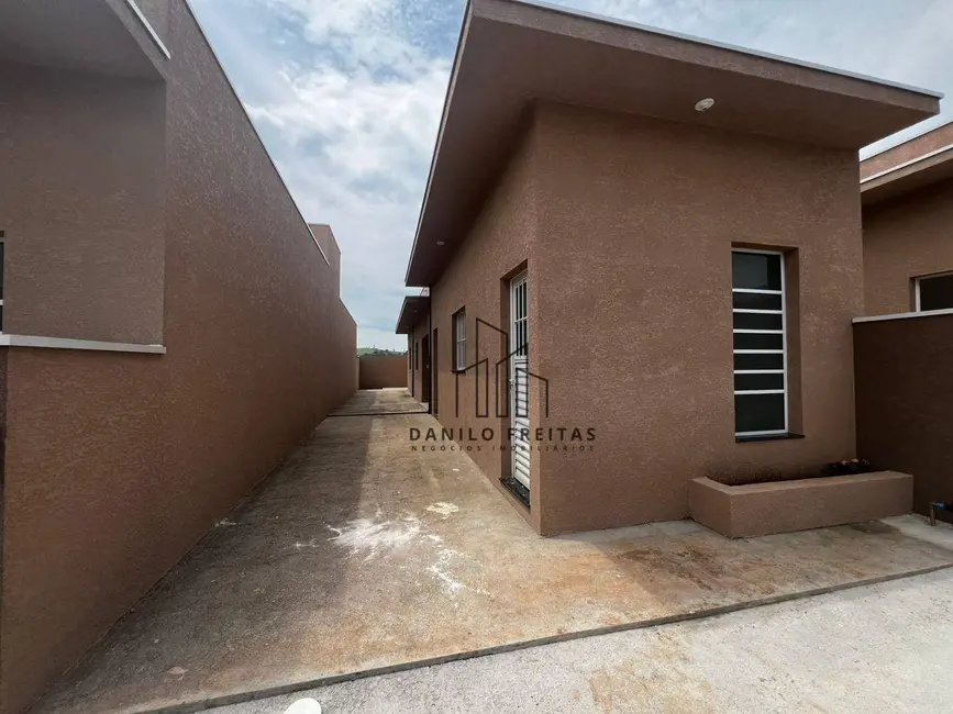 Foto 2 de Casa de Condomínio com 2 quartos à venda, 142m2 em Bom Jesus Dos Perdoes - SP