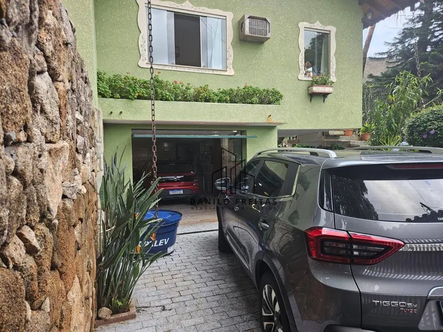 Casa com 3 quartos à venda, 1118m2 em Jardim Tapajós, Atibaia - SP - imagem 4 Foto 4 de Casa com 3 quartos à venda, 1118m2 em Jardim Tapajós, Atibaia - SP