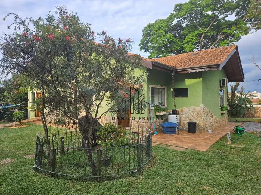 Casa com 3 quartos à venda, 1118m2 em Jardim Tapajós, Atibaia - SP - imagem 6 Foto 6 de Casa com 3 quartos à venda, 1118m2 em Jardim Tapajós, Atibaia - SP