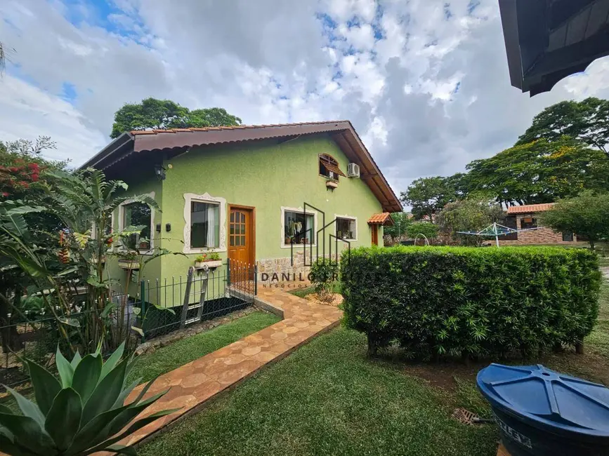 Casa com 3 quartos à venda, 1118m2 em Jardim Tapajós, Atibaia - SP - imagem 8 Foto 8 de Casa com 3 quartos à venda, 1118m2 em Jardim Tapajós, Atibaia - SP