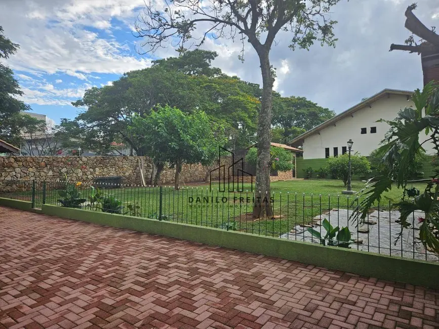 Casa com 3 quartos à venda, 1118m2 em Jardim Tapajós, Atibaia - SP - imagem 3 Foto 3 de Casa com 3 quartos à venda, 1118m2 em Jardim Tapajós, Atibaia - SP