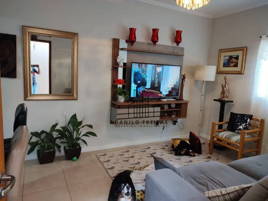 Casa com 3 quartos à venda, 150m2 em Jardim das Palmeiras, Atibaia - SP - imagem 9 Foto 9 de Casa com 3 quartos à venda, 150m2 em Jardim das Palmeiras, Atibaia - SP