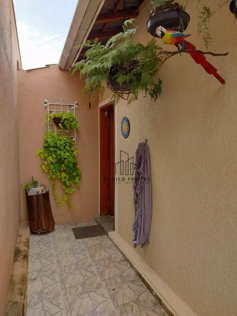 Casa com 3 quartos à venda, 150m2 em Jardim das Palmeiras, Atibaia - SP - imagem 2 Foto 2 de Casa com 3 quartos à venda, 150m2 em Jardim das Palmeiras, Atibaia - SP