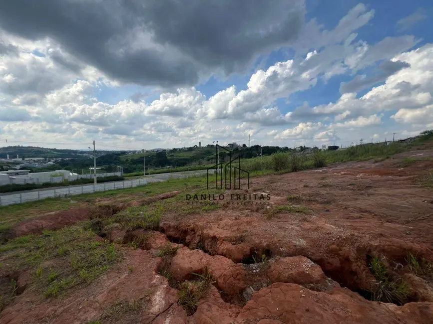Foto 3 de Terreno / Lote à venda, 2370m2 em Atibaia - SP