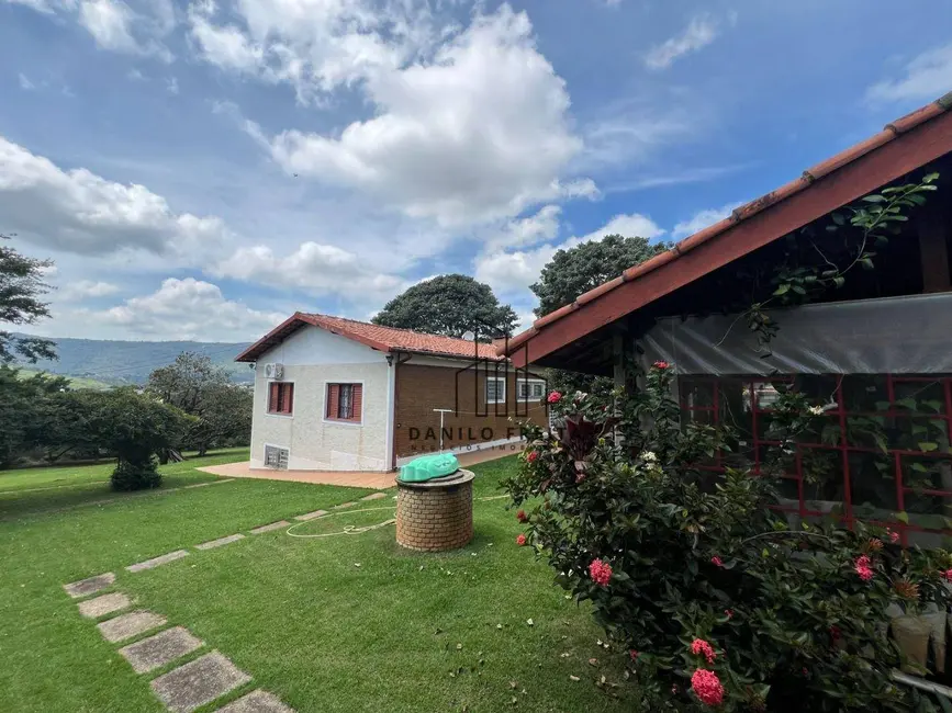 Foto 2 de Chácara com 4 quartos à venda, 2118m2 em Jardim do Lago, Atibaia - SP