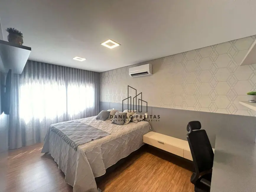 Casa de Condomínio com 3 quartos à venda, 142m2 em Atibaia - SP - imagem 2 Foto 2 de Casa de Condomínio com 3 quartos à venda, 142m2 em Atibaia - SP