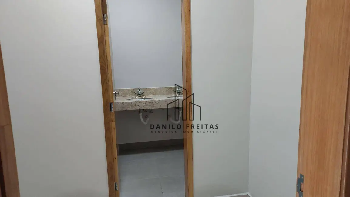 Casa de Condomínio com 3 quartos à venda, 800m2 em Condomínio Residencial Shamballa III, Atibaia - SP - imagem 4 Foto 4 de Casa de Condomínio com 3 quartos à venda, 800m2 em Condomínio Residencial Shamballa III, Atibaia - SP