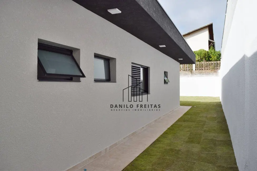 Foto 3 de Casa de Condomínio com 3 quartos à venda, 800m2 em Atibaia - SP