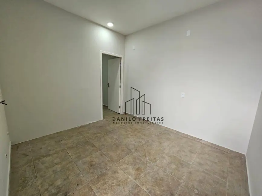 Casa com 2 quartos à venda, 175m2 em Atibaia - SP - imagem 3 Foto 3 de Casa com 2 quartos à venda, 175m2 em Atibaia - SP