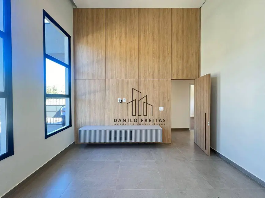 Casa de Condomínio com 3 quartos à venda, 253m2 em Atibaia - SP - imagem 4 Foto 4 de Casa de Condomínio com 3 quartos à venda, 253m2 em Atibaia - SP