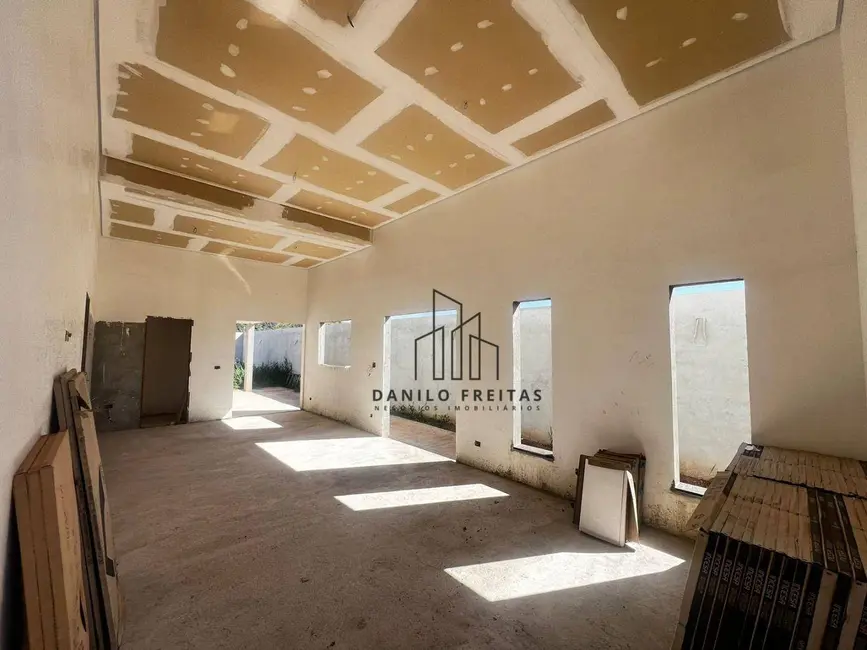 Foto 2 de Casa com 3 quartos à venda, 384m2 em Atibaia - SP