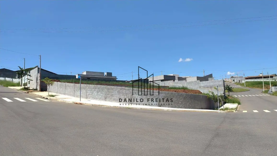 Foto 3 de Terreno / Lote à venda, 669m2 em Atibaia - SP