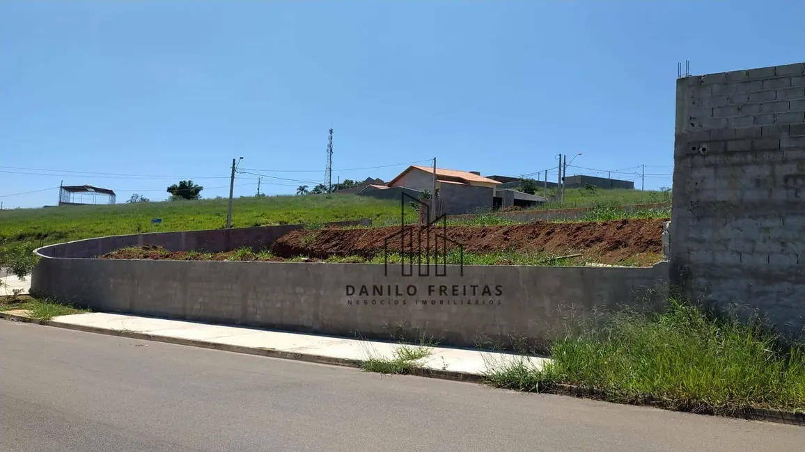 Foto 2 de Terreno / Lote à venda, 669m2 em Atibaia - SP