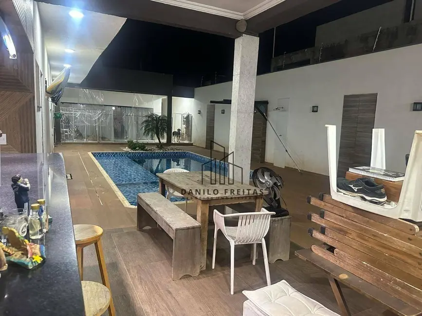 Foto 2 de Casa com 3 quartos à venda, 384m2 em Atibaia - SP