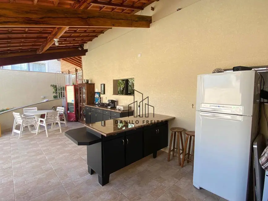 Foto 3 de Casa com 3 quartos à venda, 300m2 em Jardim Tapajós, Atibaia - SP