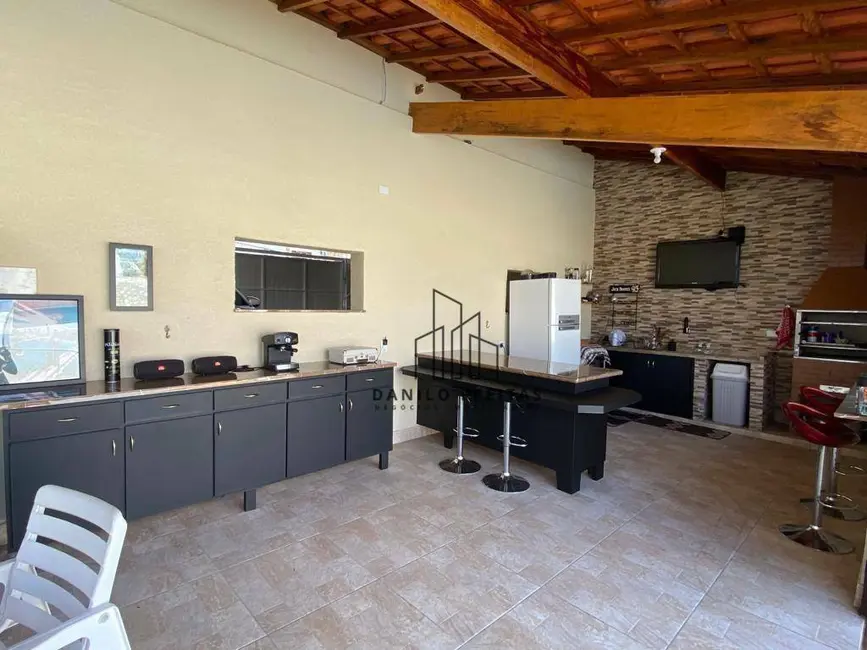 Foto 4 de Casa com 3 quartos à venda, 300m2 em Jardim Tapajós, Atibaia - SP