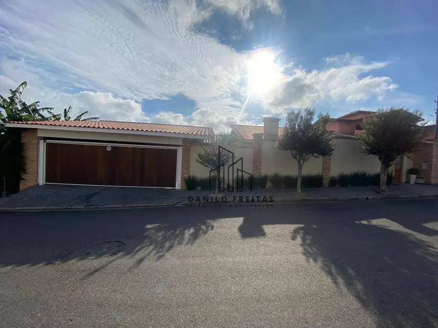 Foto 5 de Casa com 3 quartos à venda, 300m2 em Jardim Tapajós, Atibaia - SP