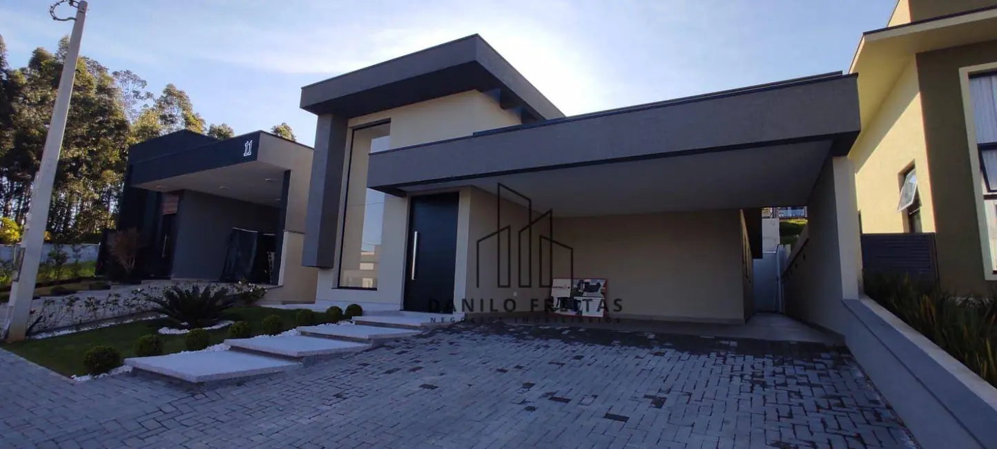 Foto 1 de Casa de Condomínio com 3 quartos à venda, 360m2 em Atibaia - SP