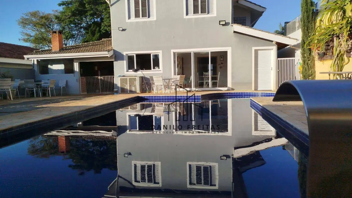 Casa com 4 quartos à venda, 540m2 em Jardim Itaperi, Atibaia - SP - imagem 1 Foto 1 de Casa com 4 quartos à venda, 540m2 em Jardim Itaperi, Atibaia - SP