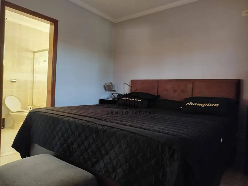 Casa com 4 quartos à venda, 540m2 em Jardim Itaperi, Atibaia - SP - imagem 2 Foto 2 de Casa com 4 quartos à venda, 540m2 em Jardim Itaperi, Atibaia - SP