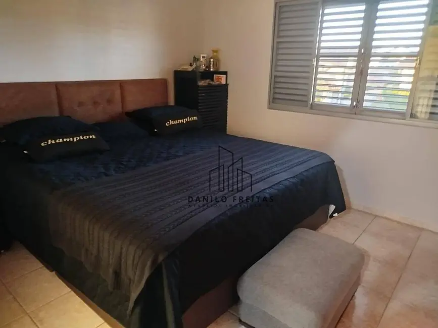 Casa com 4 quartos à venda, 540m2 em Jardim Itaperi, Atibaia - SP - imagem 6 Foto 6 de Casa com 4 quartos à venda, 540m2 em Jardim Itaperi, Atibaia - SP