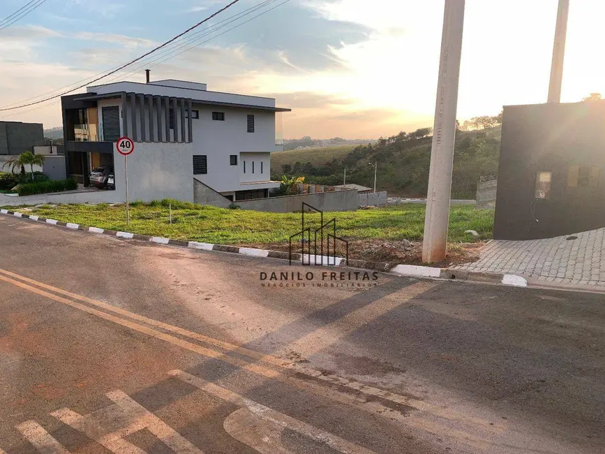 Foto 1 de Terreno / Lote à venda, 360m2 em Atibaia - SP