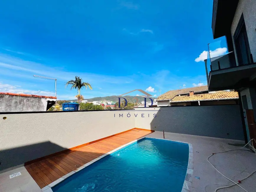 Casa com 3 quartos à venda, 300m2 em Jardim Paulista, Atibaia - SP - imagem 2 Foto 2 de Casa com 3 quartos à venda, 300m2 em Jardim Paulista, Atibaia - SP