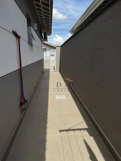 Foto 2 de Casa de Condomínio com 2 quartos à venda, 100m2 em Atibaia - SP