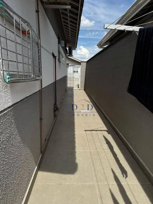 Foto 3 de Casa de Condomínio com 2 quartos à venda, 100m2 em Atibaia - SP