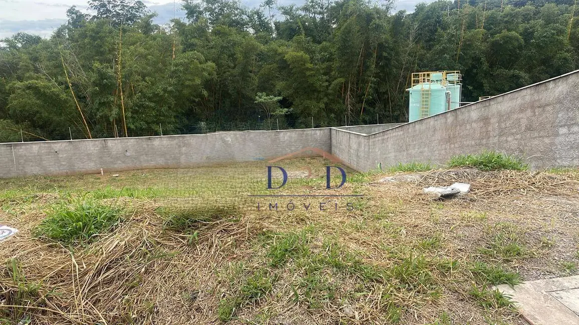 Foto 1 de Terreno / Lote à venda, 490m2 em Atibaia - SP