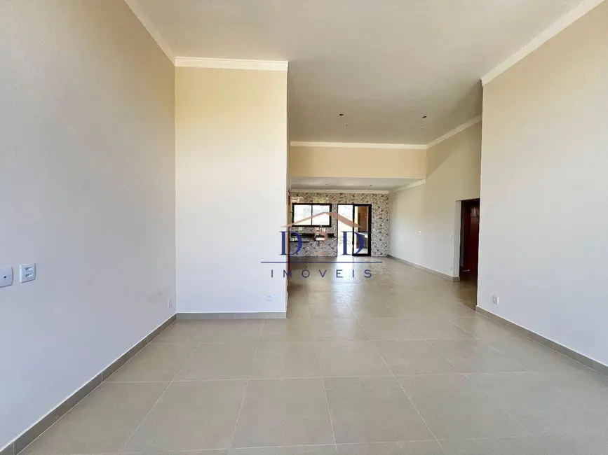 Foto 2 de Casa com 3 quartos à venda, 384m2 em Mato Dentro, Atibaia - SP