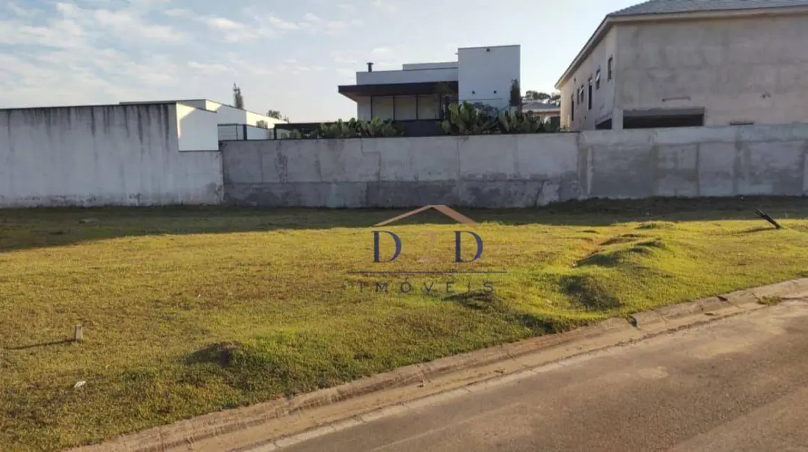 Foto 1 de Terreno / Lote à venda, 978m2 em Atibaia - SP